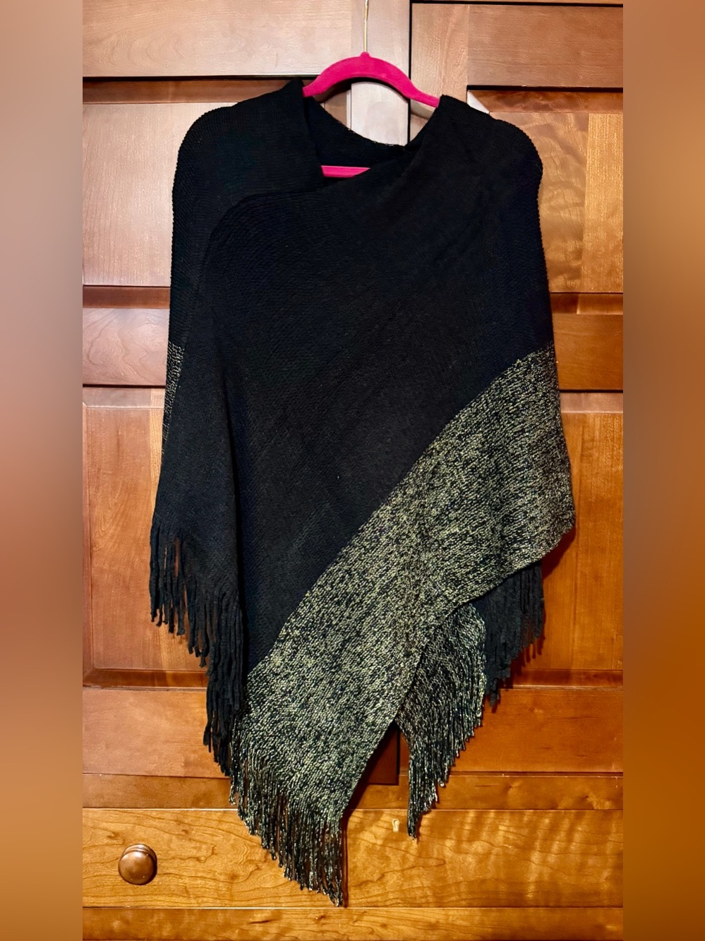 NWT Fringed Poncho Shawl black & Silver One Size Fits Most Goes with Anything!